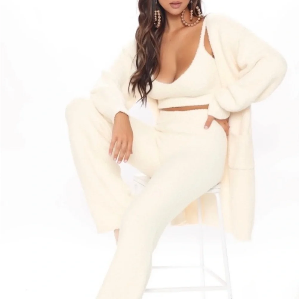 NEW Skims Vibes Lounge Set (Size L,XL) Includes both top & pant by Fashion Nova - Picture 5 of 7